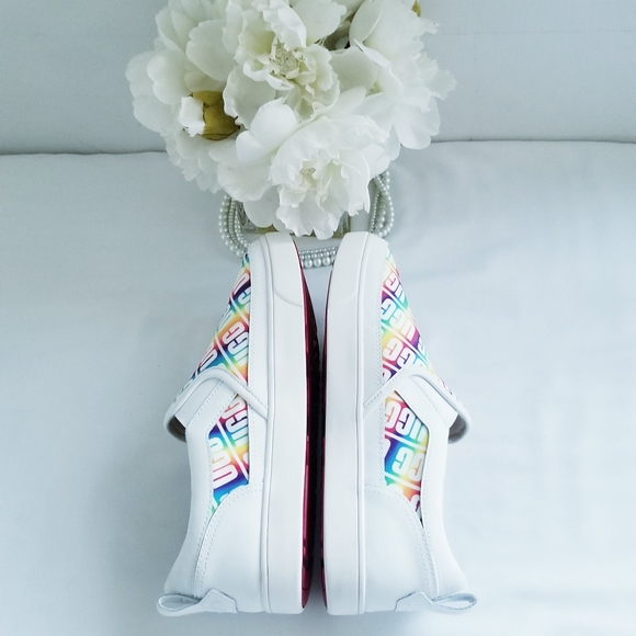 NEW UGG Caplan White Rainbow Slip On Sneakers Size 6 Kids/Youth / Size 8 Women's - Picture 7 of 14
